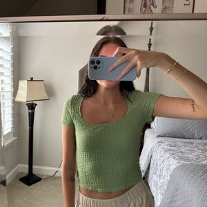 Green scrunchy madewell shirt